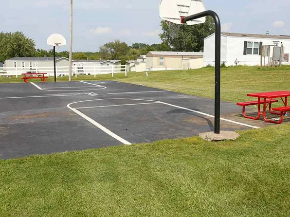 Five Seasons Davenport, 5112 N Fairmount St #1a0, Davenport, IA 52806