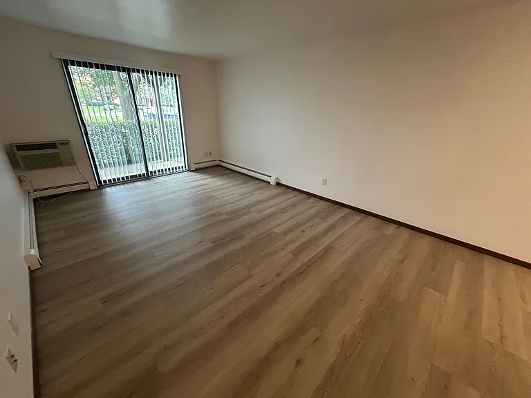 11322 W National Ave — Photo 10