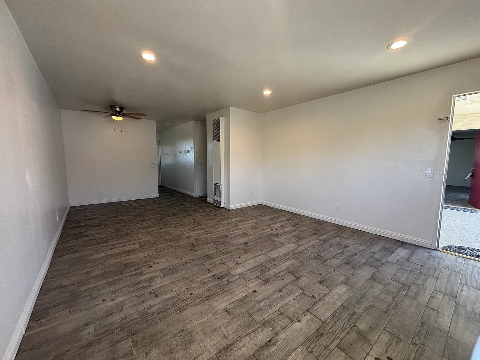 2 bed, 800 sqft, $2,150 — Photo 4