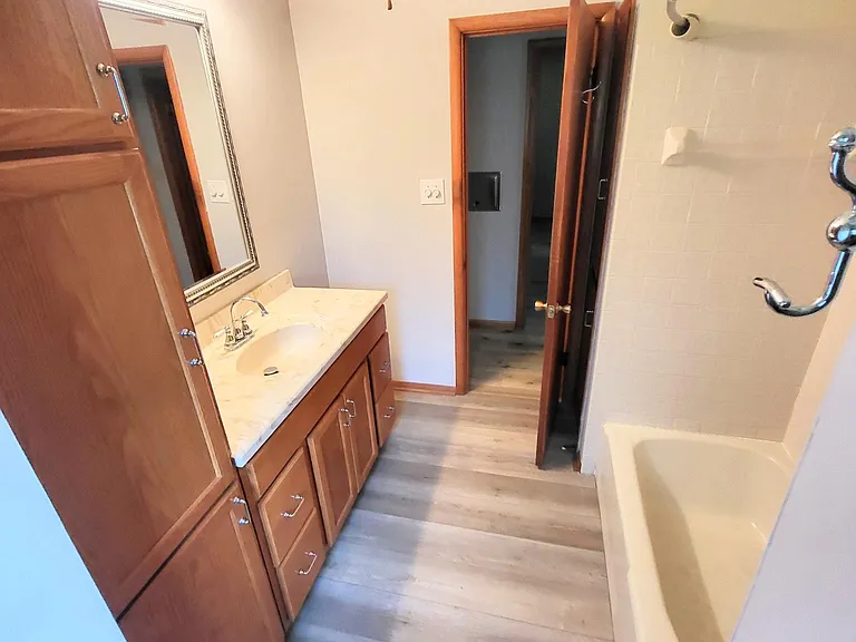 689 Deborah Dr — Photo 10