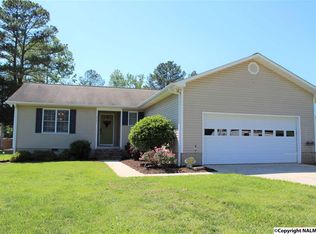 4246 Woods Cove Rd, Scottsboro, AL 35768