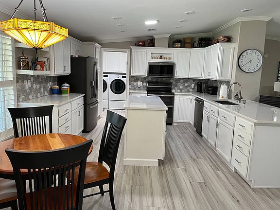 3rd image of 1 Claremount Dr