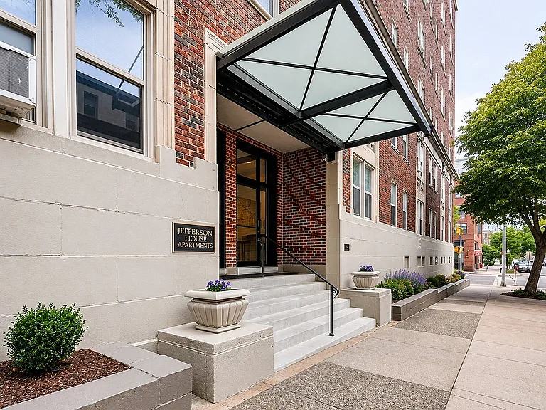 Jefferson House Apartments — Photo 6