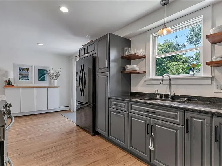 19 Sherwood Rd — Photo 13