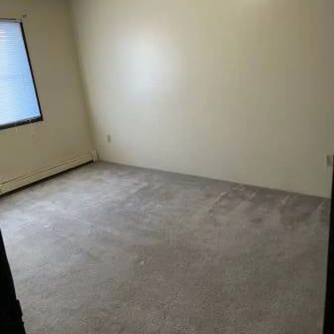 614 Knoll — Photo 3