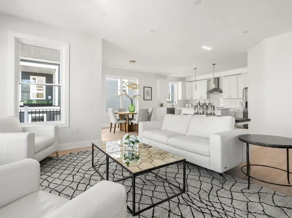 62 Albertina St #C, Quincy, MA 02169