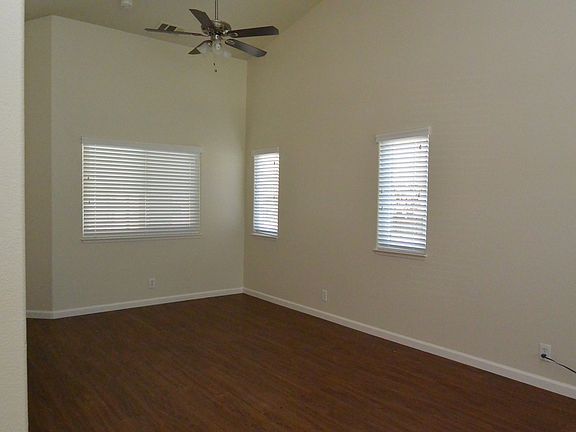 3rd image of 2843 S Covington Ct