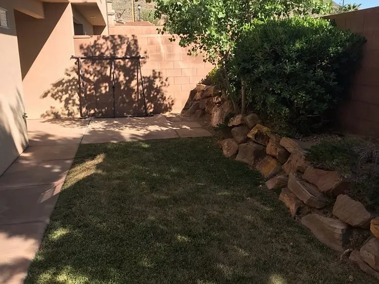 1385 W Clinton Way — Photo 3