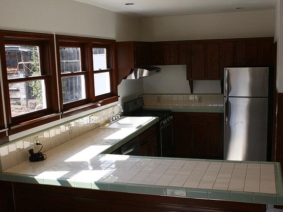 3rd image of 206 N Ventura St APT A