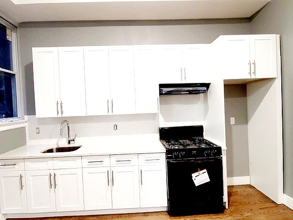 5th image of 176 Mallory Ave #1F