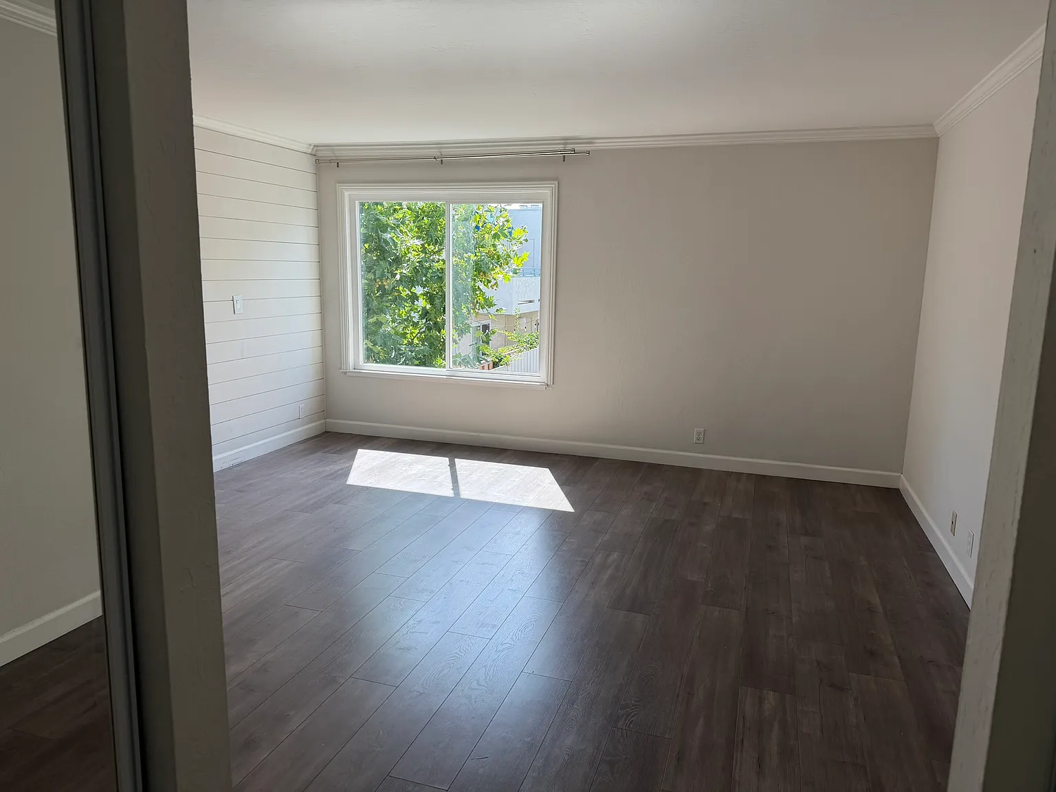 2 bed, 1.5 bath, 1279 sqft, $3,650 — Photo 2