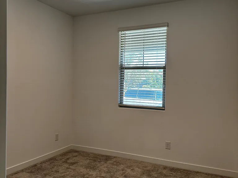 9434 W Turney Ave — Photo 17
