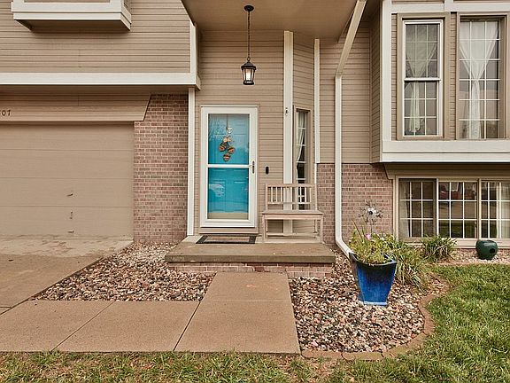 4th image of 4807 N 126th St