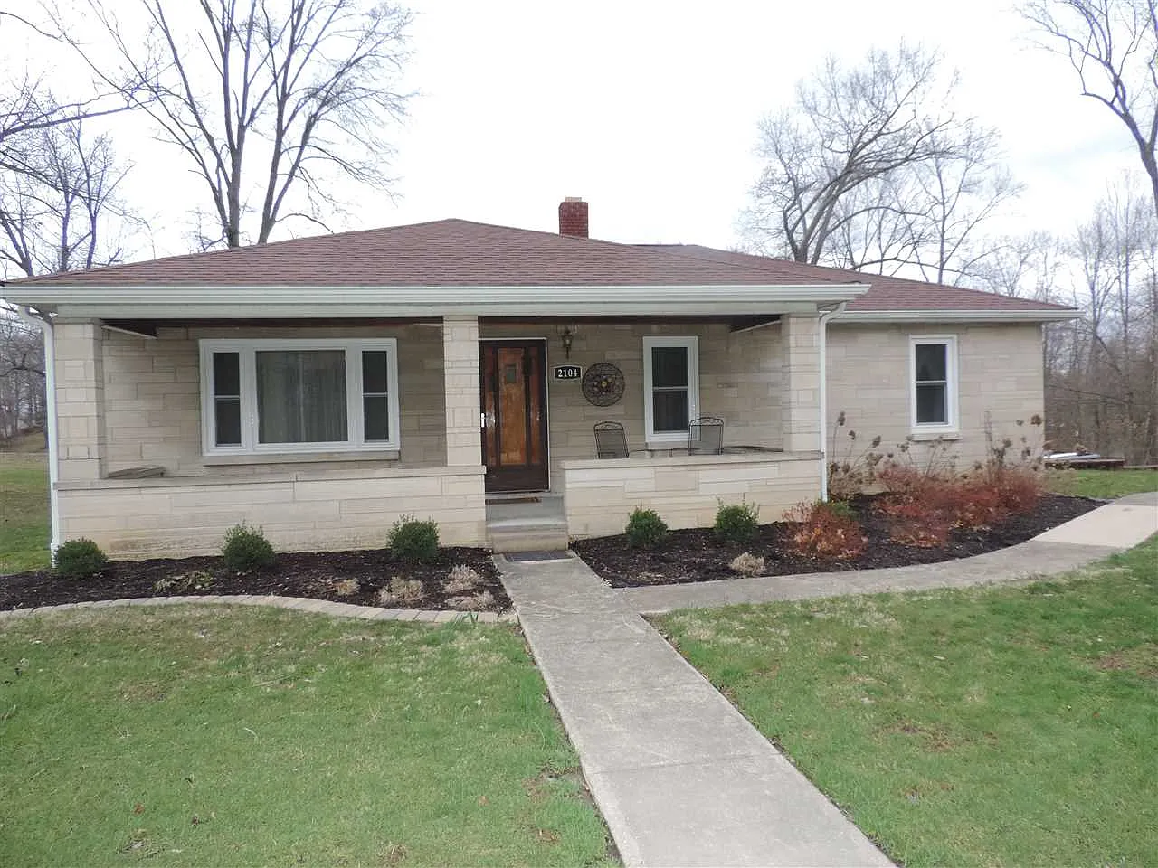 2104 Williams Rd photo 1