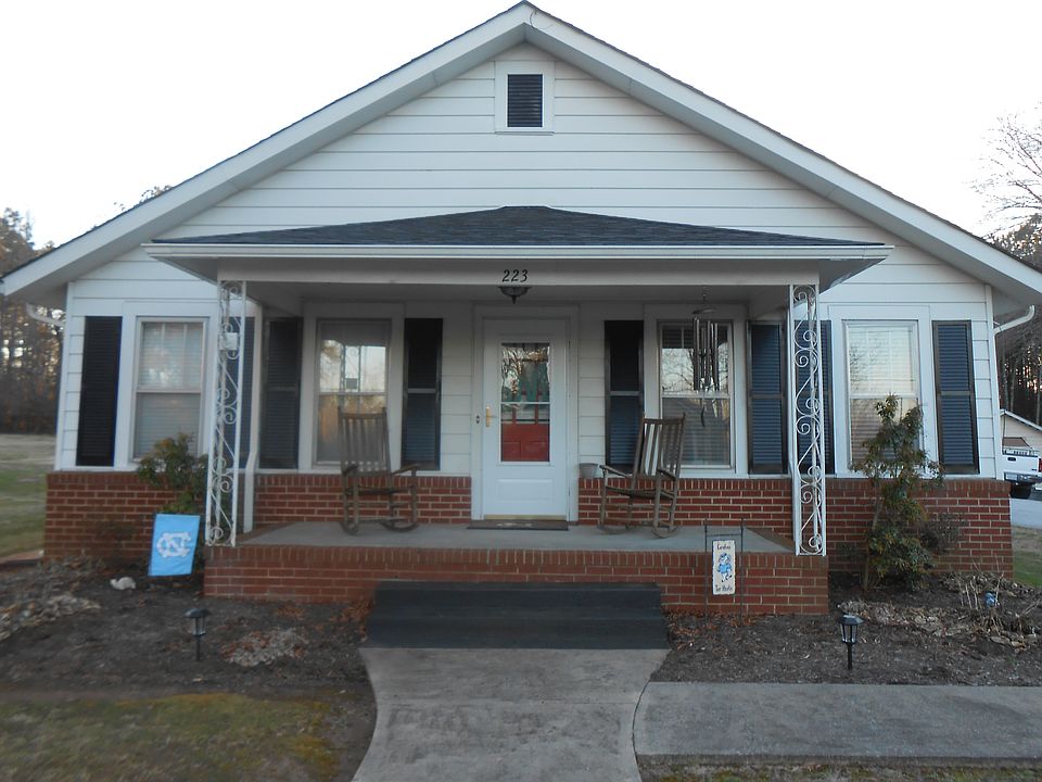 1st image of 223 High St