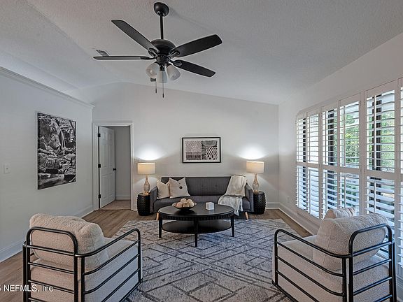 3rd image of 4774 DOGWOOD Street