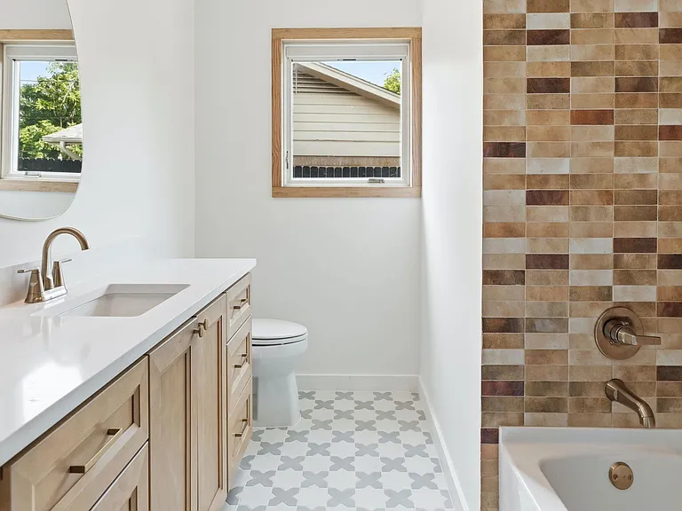 7600 Shoal Creek Blvd — Photo 16