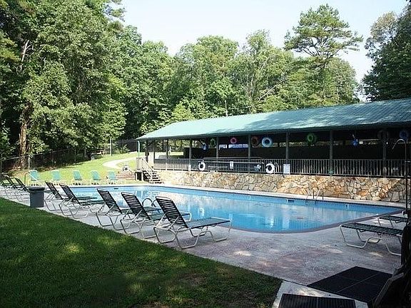 5th image of 3190 Newport Dr #25-700
