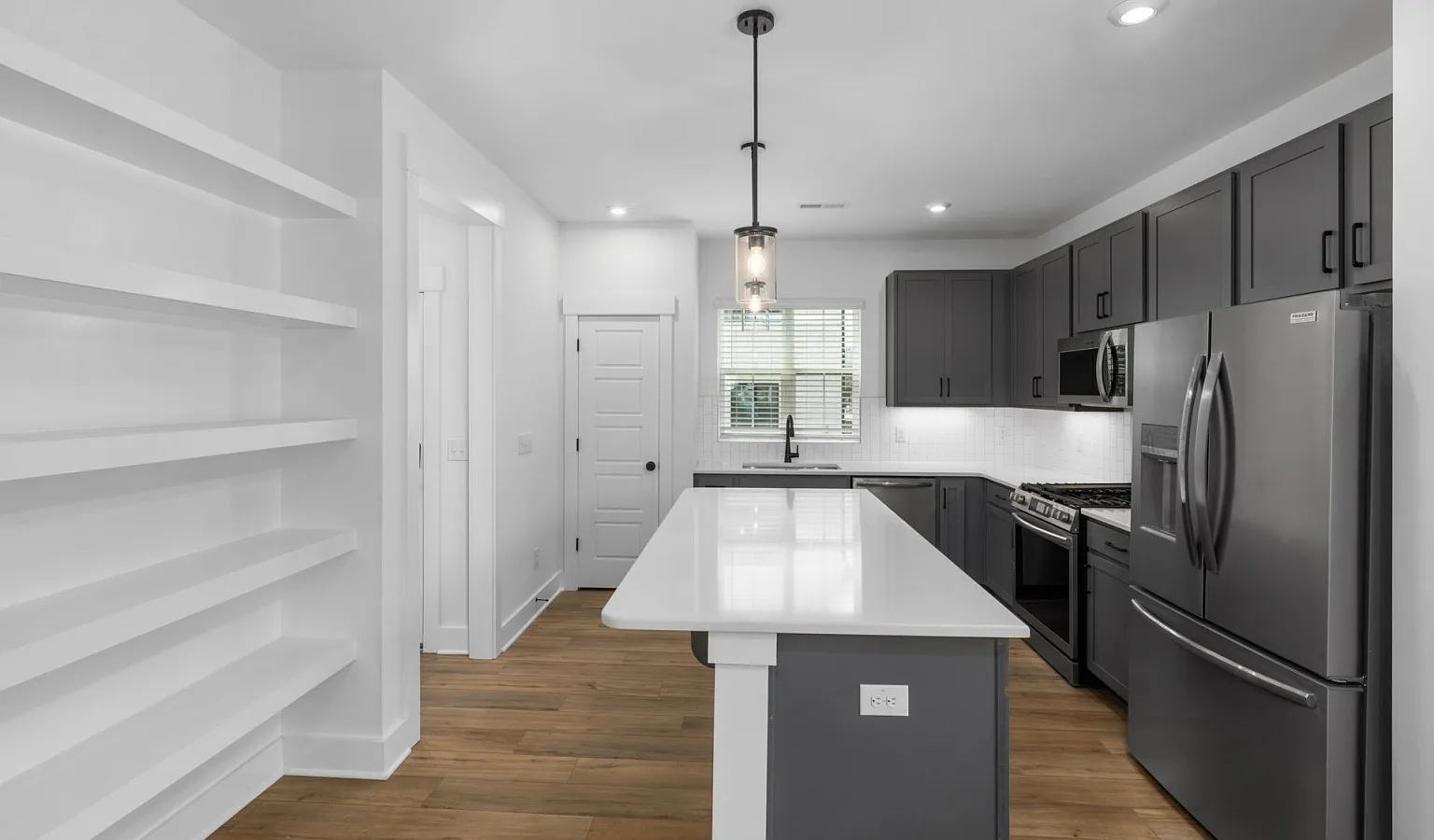 3 bed, 2.5 bath, 1585 sqft, $3,067 — Photo 1