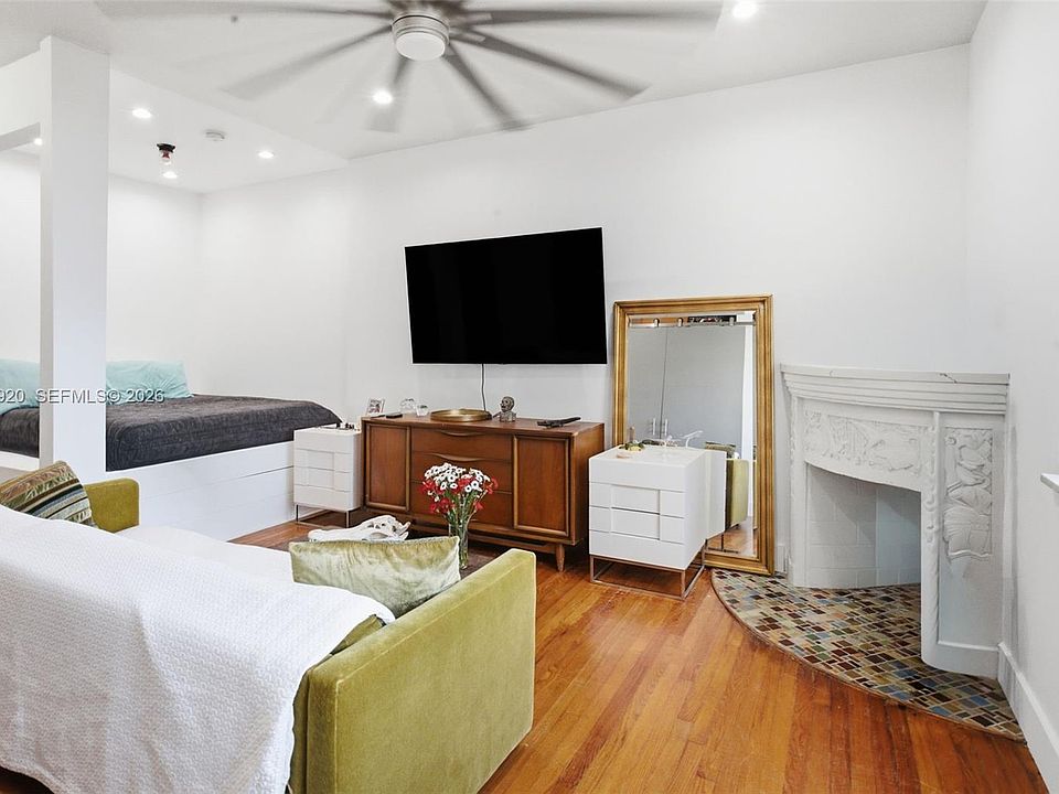 1st image of 750 Espanola Way APT 5