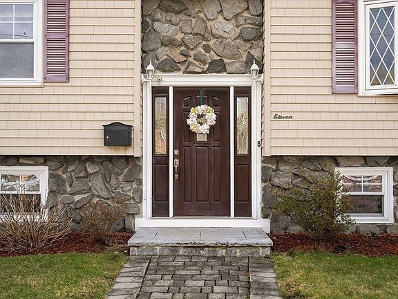 3rd image of 11 Canterbury Dr
