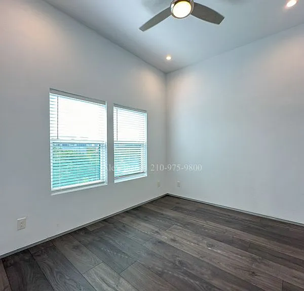 225 S Pine St #202 — Photo 12