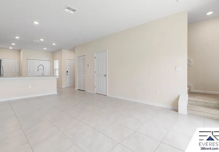 41 Temple Dr — Photo 7