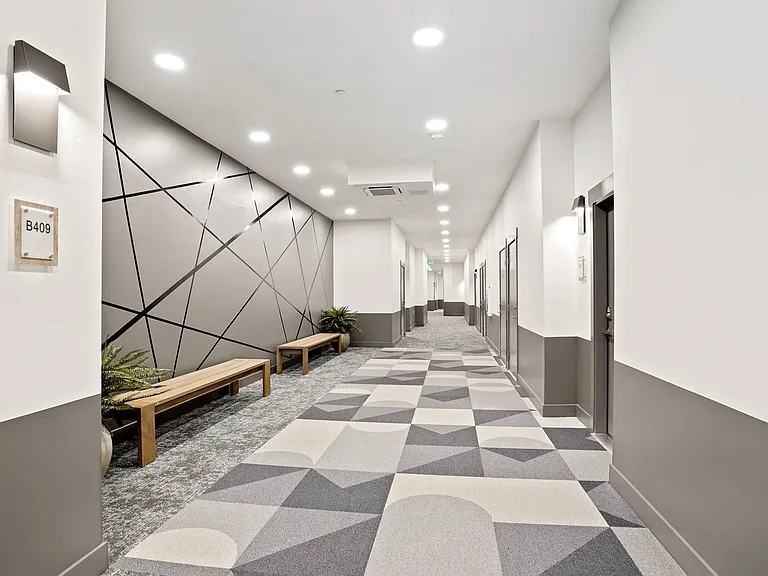 The Parkway Apartments — Photo 15