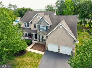 33 Boraten Rd, Royersford, PA 19468