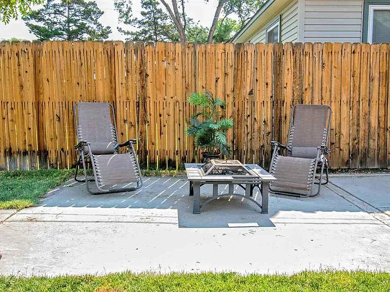 1444 Grand Ave — Photo 17