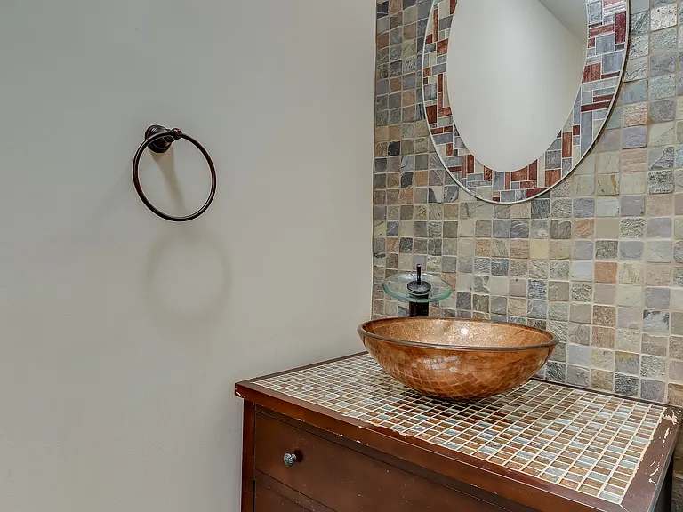 403 Taggert Dr — Photo 10