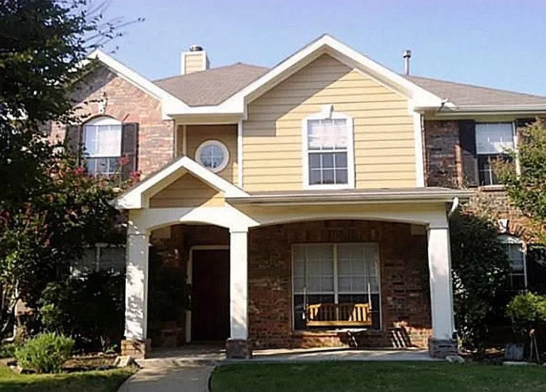 1086 London Dr — Photo 1