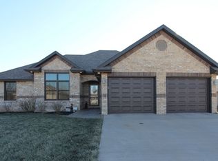 205 Ellsworth Dr, Holts Summit, MO 65043