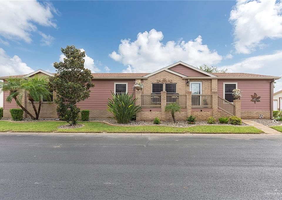 1st image of 3067/3069 Ensenada St N