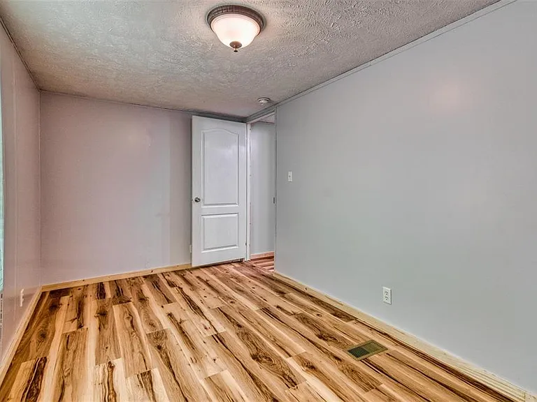 71 Baldwin Cir — Photo 11