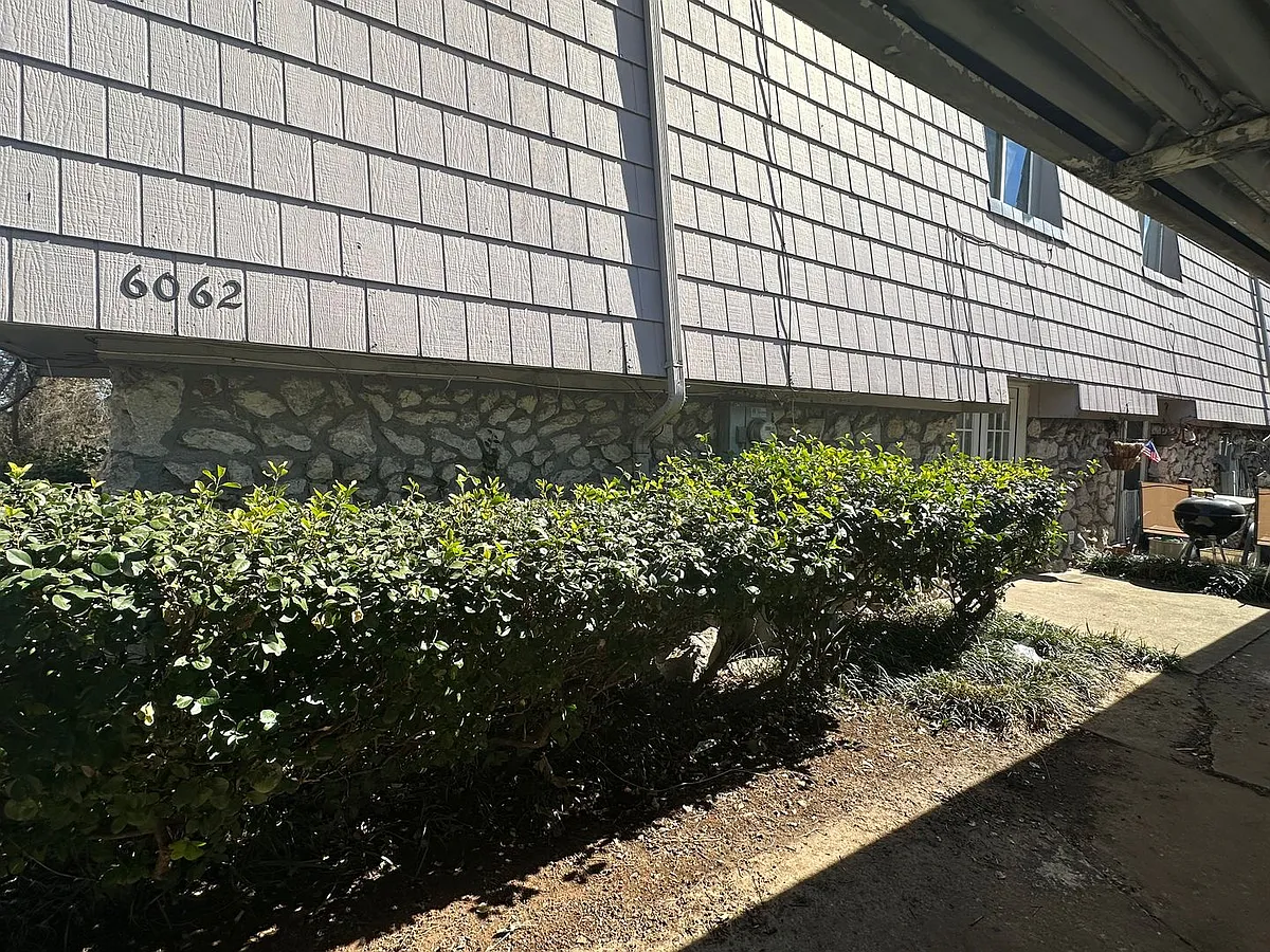 Building Photo - 6066 Nw Expy