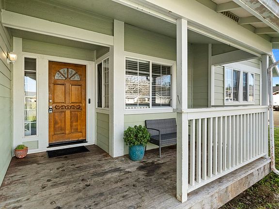5th image of 105 Georgetown Pl
