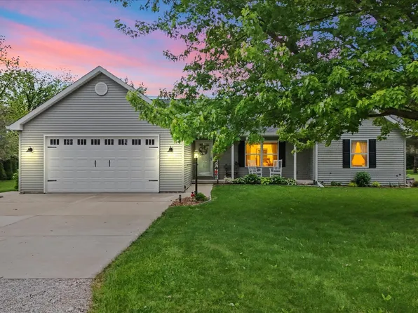 895 County Road 2125 N, Champaign, IL 61822