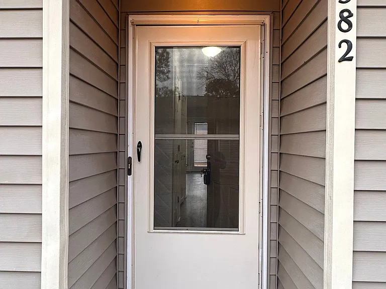582 Countrytown Dr #MAIN — Photo 13