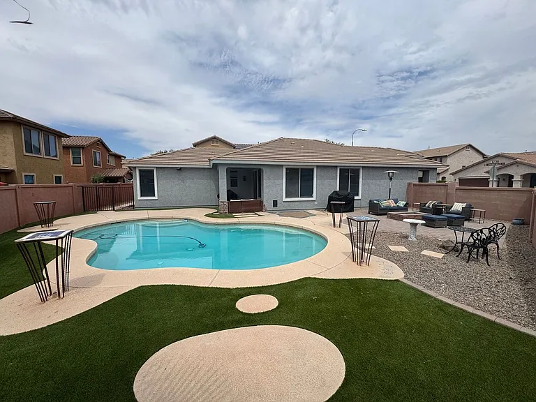 4133 E Cherry Hills Dr — Photo 2