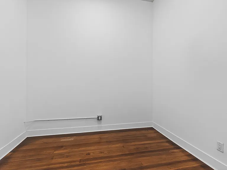 607 Main St #6 — Photo 8