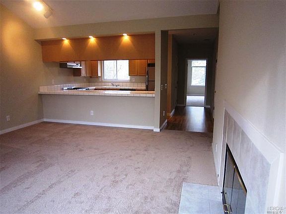 5th image of 875 Tamalpais Ave APT 6