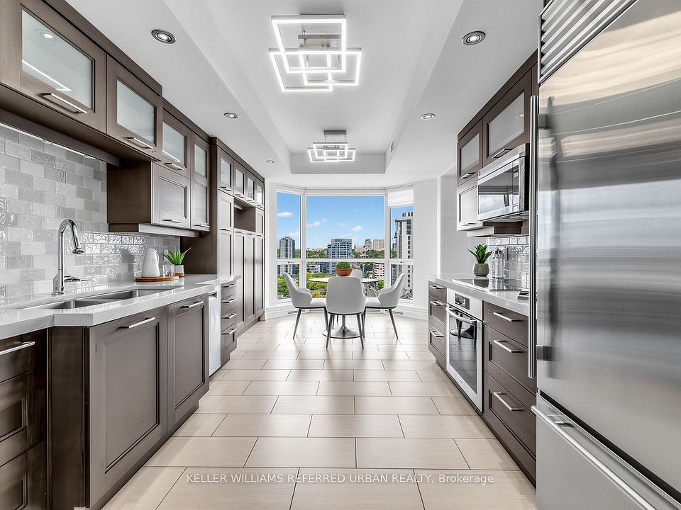 1st image of 38 Avenue Rd #1802