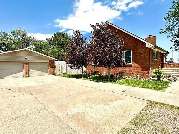 4th image of 1216 E Oklahoma Ave
