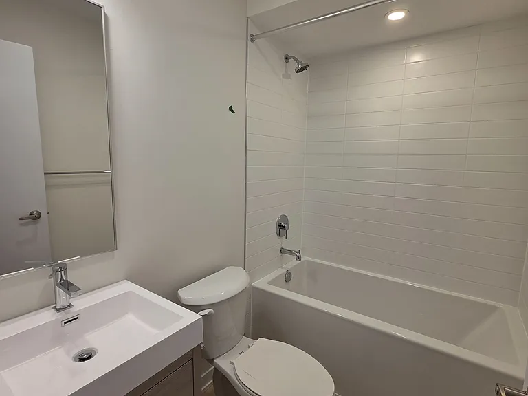 28 Green Gardens Blvd — Photo 11