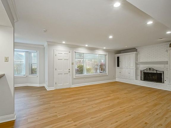3rd image of 4113 Lake Trail Dr