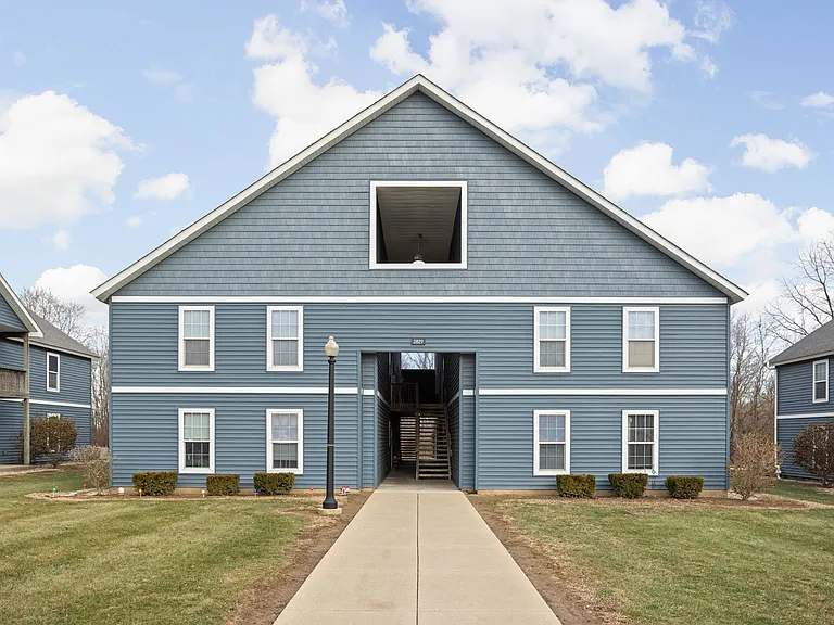 Hilltop Ridge Apartments — Photo 15