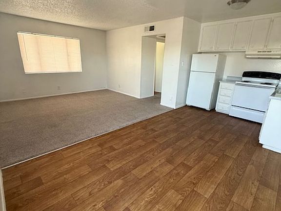 3rd image of 721 Lilly Ln #18C
