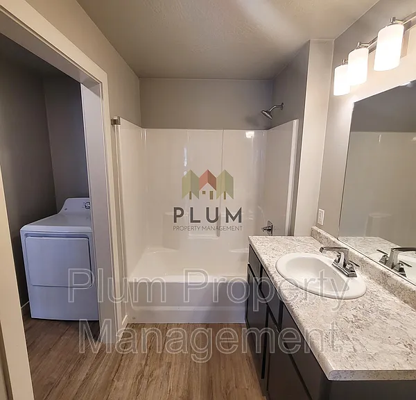 2414 McDonald Ave #102 — Photo 16
