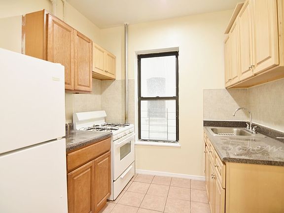 3rd image of 2492 Adam C Powell Blvd #10